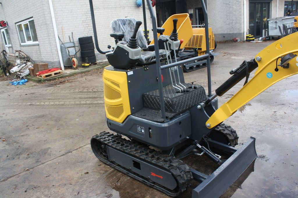 Starvox SV20R Mini Excavator Petrol 11.2kW 2026 New