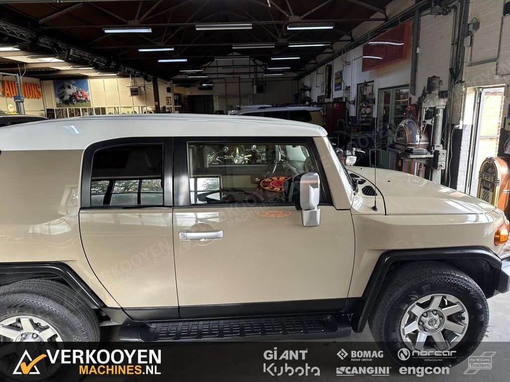 2014 Toyota FJ Cruiser X-Treme 4.0i V6 VT1084