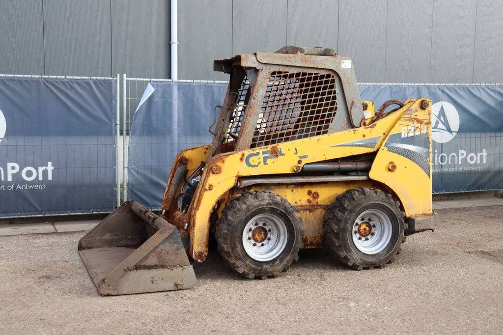 Schranklader Gehl R220 Diesel 53kW