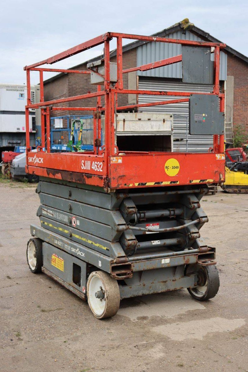 Skyjack SJIII-4632 Elektrische Scherenbühne 317 kg 11,7 m 2013