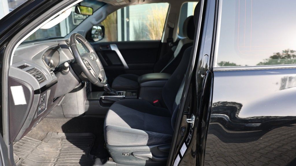 Toyota Landcruiser 150 2.8 D-4D 3DRS CHALLENGER A/T VAN