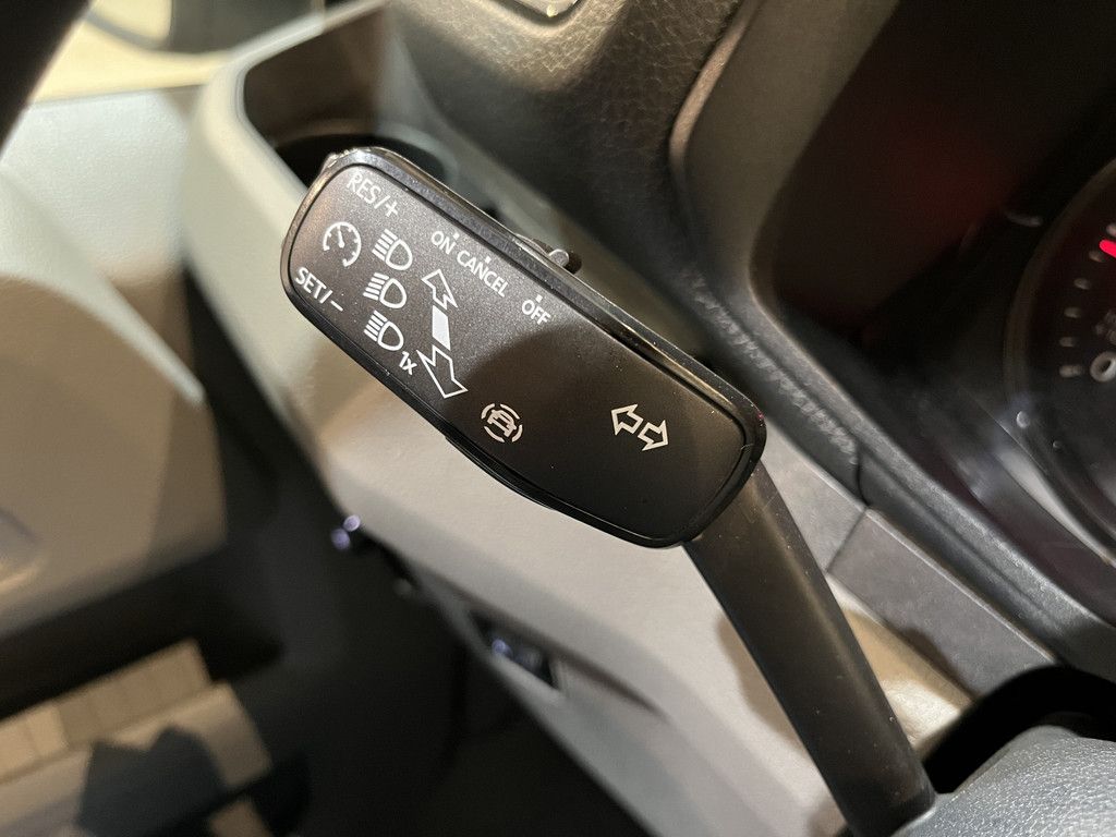 Volkswagen Crafter 35 2.0 TDI L4H3 180 PK / Euro 6 / Trekhaak 3.000 KG / Airco / CarPlay / Cruise Control / PDC / 57.400 KM !!
