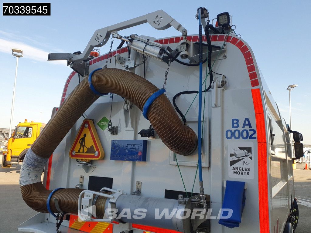 Iveco Eurocargo 120LE210 4X2 CNG Engine! 2300ltr val air Sweeper truck Manual gearbox Airco Euro 6