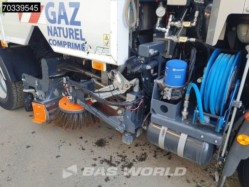 Iveco Eurocargo 120LE210 4X2 CNG Engine! 2300ltr val air Sweeper truck Manual gearbox Airco Euro 6
