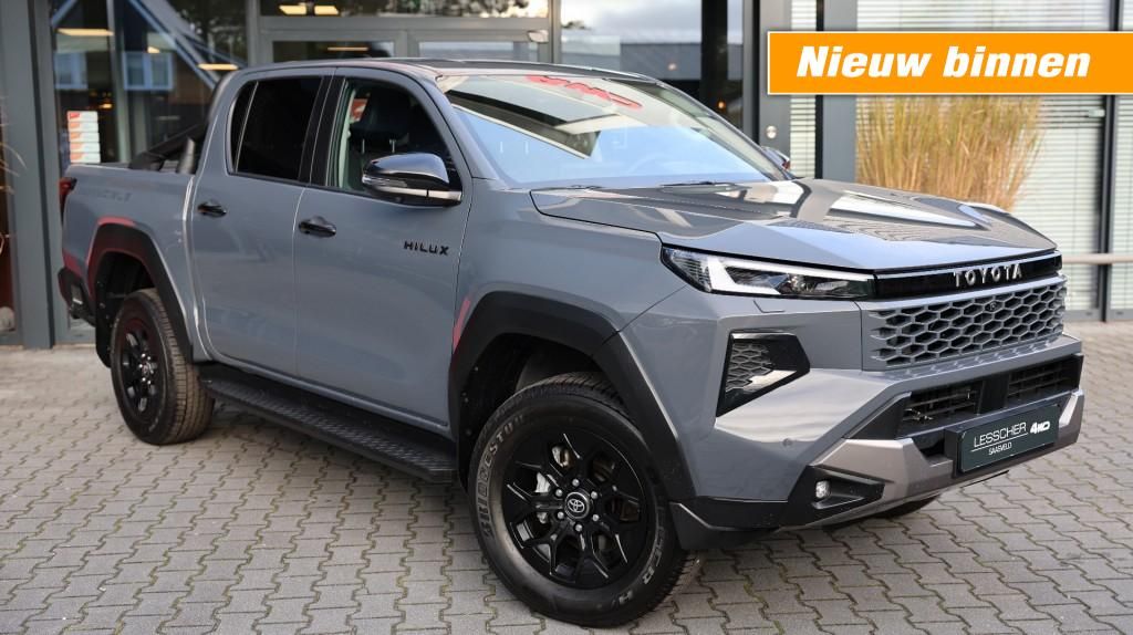 Toyota Hilux 2.8 D-4D DUBBEL CABIN 48V HYBRIDE INVINCIBLE A/T 4WD 5 ZITS VAN