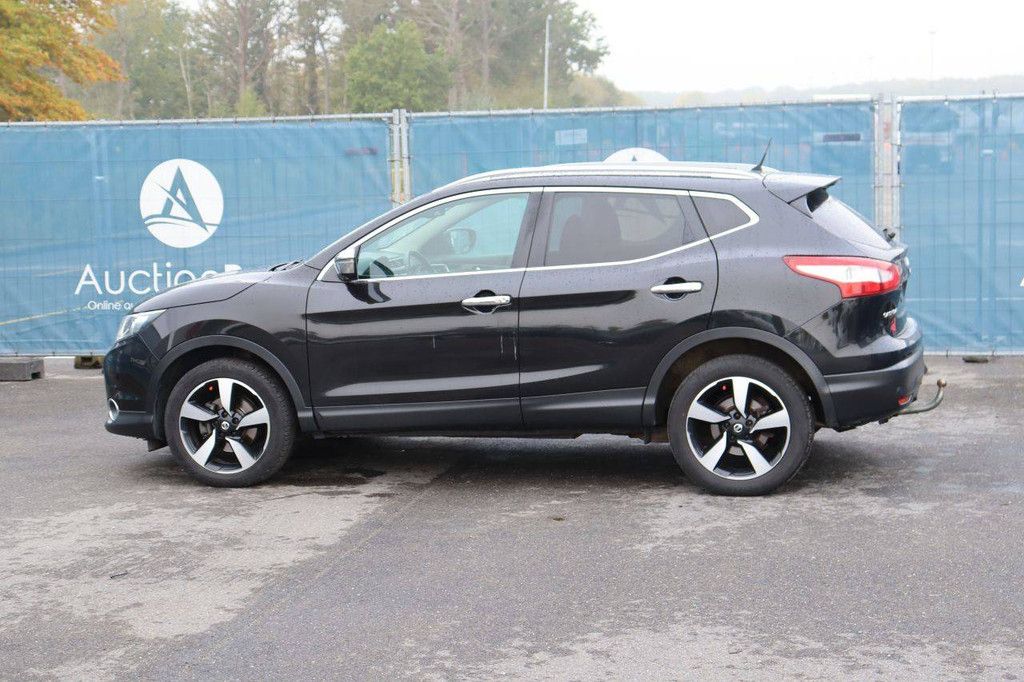 SUV Nissan Qashqai Petrol 115hp 2017 (Margin)