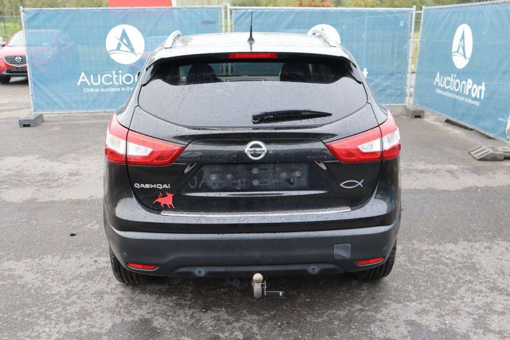 SUV Nissan Qashqai Petrol 115hp 2017 (Margin)