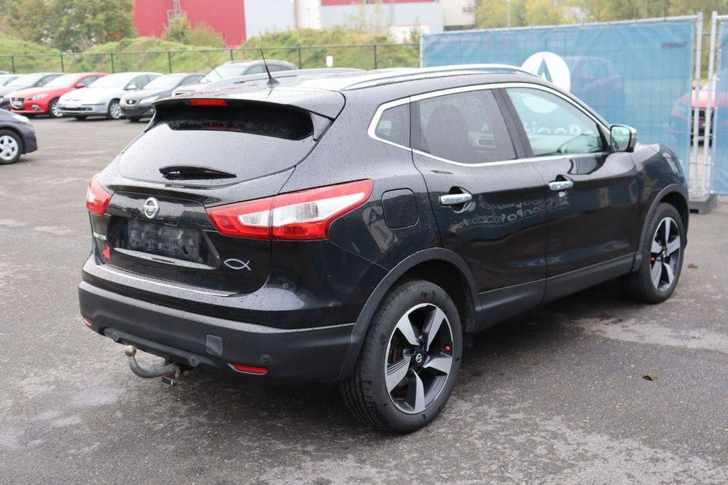 SUV Nissan Qashqai Petrol 115hp 2017 (Margin)