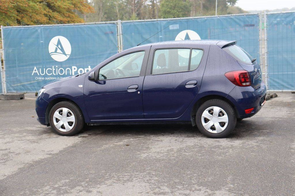 Pkw Dacia Sandero Benzin 90 PS 2017 (Margin)