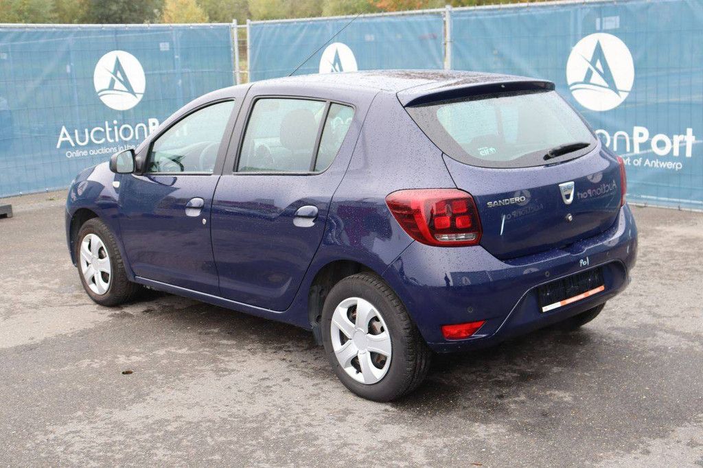 Pkw Dacia Sandero Benzin 90 PS 2017 (Margin)
