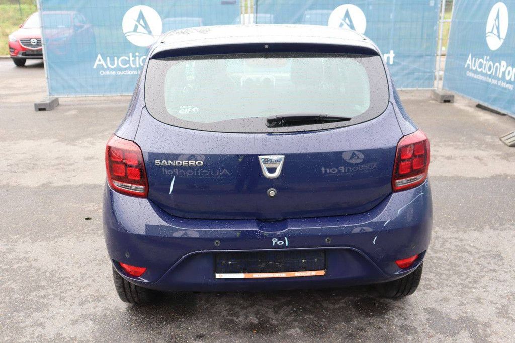 Pkw Dacia Sandero Benzin 90 PS 2017 (Margin)