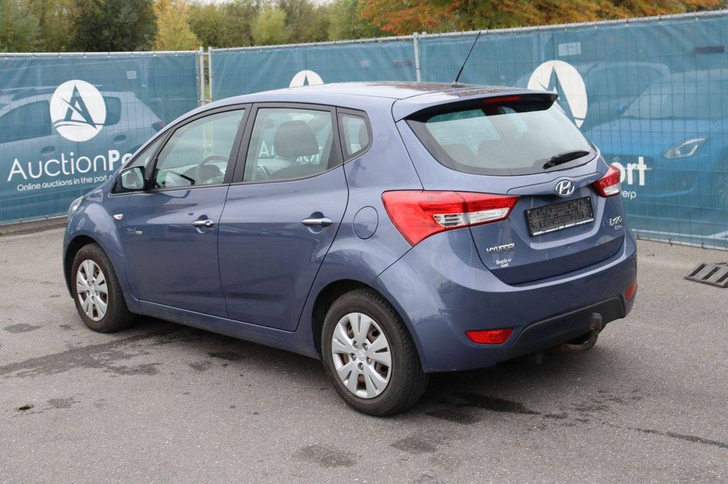 Passenger car Hyundai ix20 Diesel 77hp 2013 (Margin)