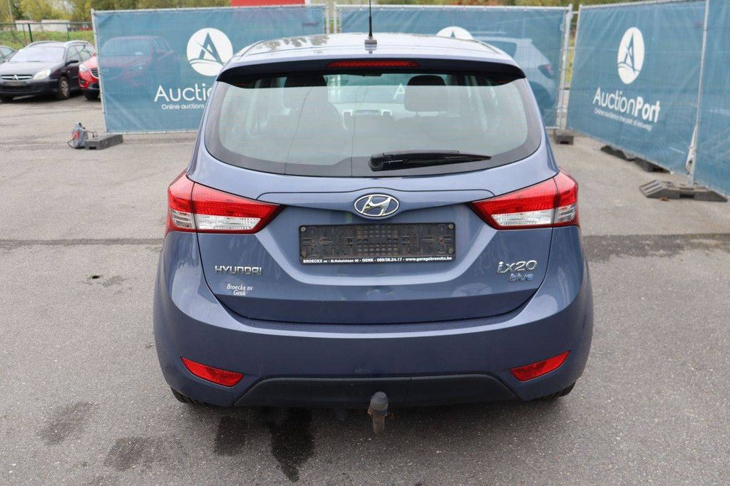Passenger car Hyundai ix20 Diesel 77hp 2013 (Margin)