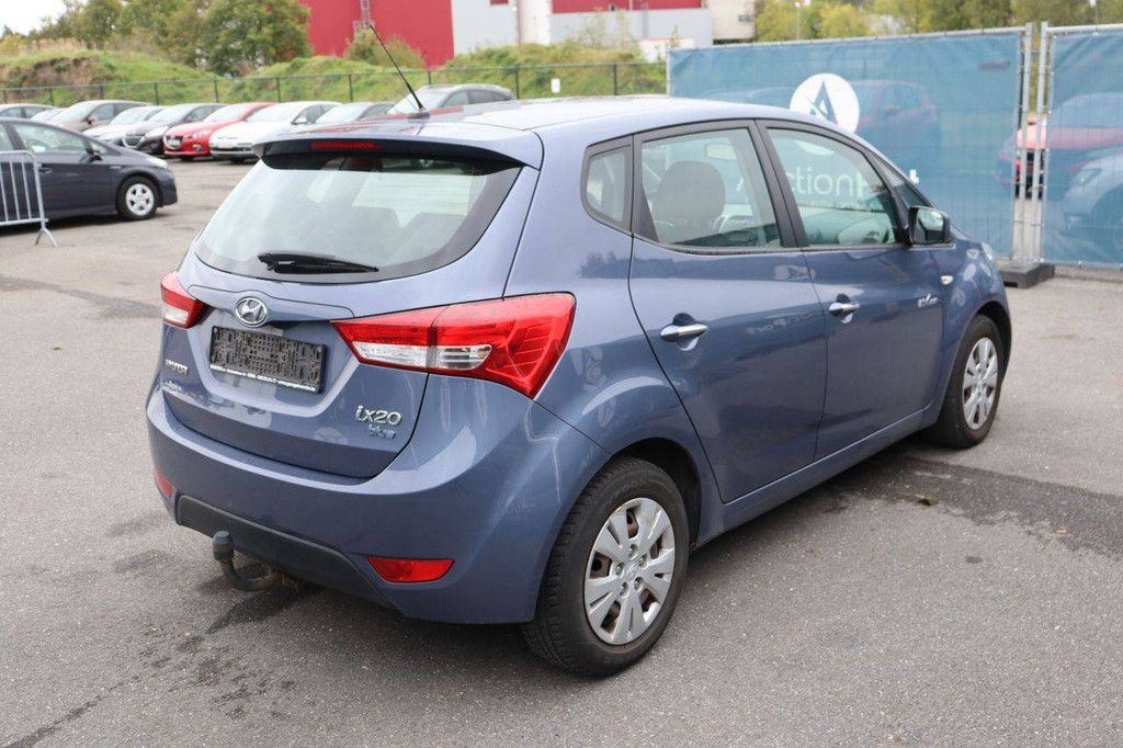 Passenger car Hyundai ix20 Diesel 77hp 2013 (Margin)