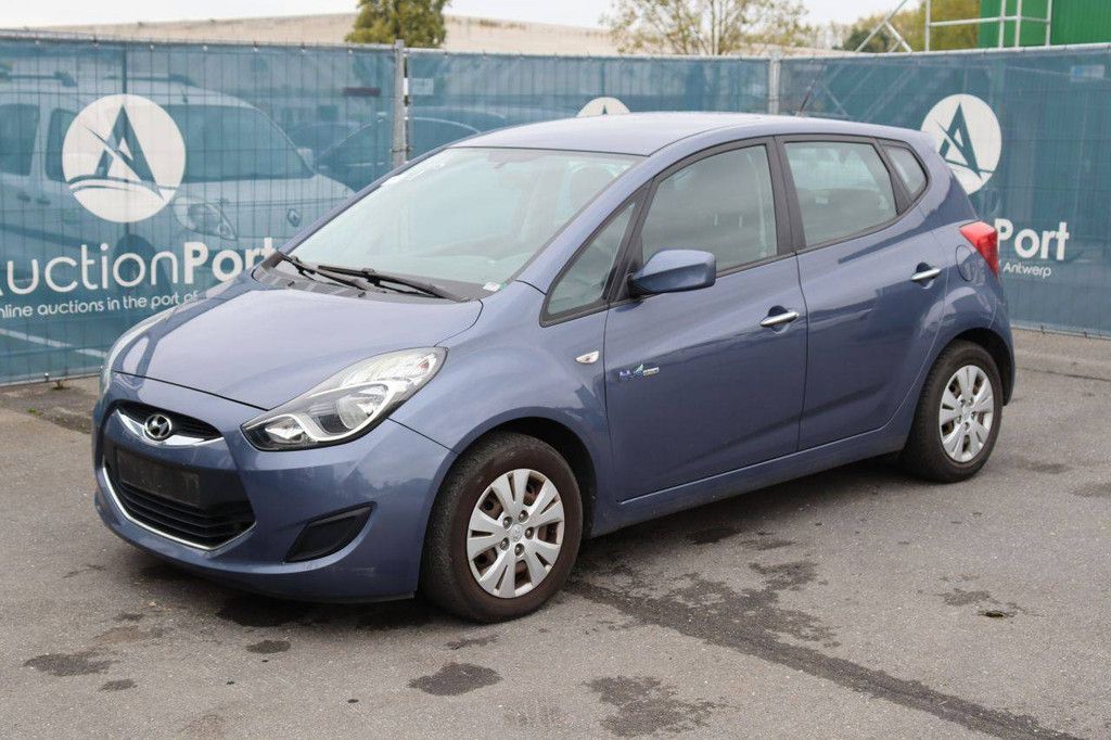 Passenger car Hyundai ix20 Diesel 77hp 2013 (Margin)