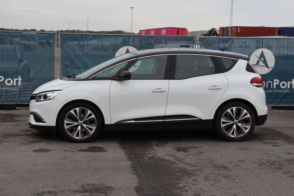 Passenger car Renault Scénic Diesel 110hp 2017 (Margin)