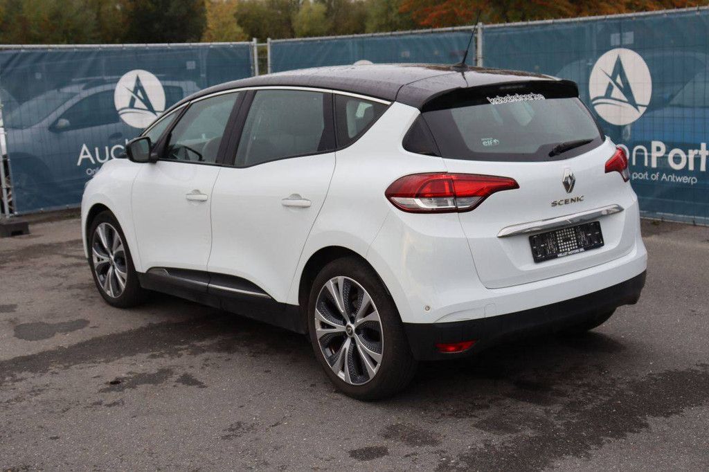 Passenger car Renault Scénic Diesel 110hp 2017 (Margin)