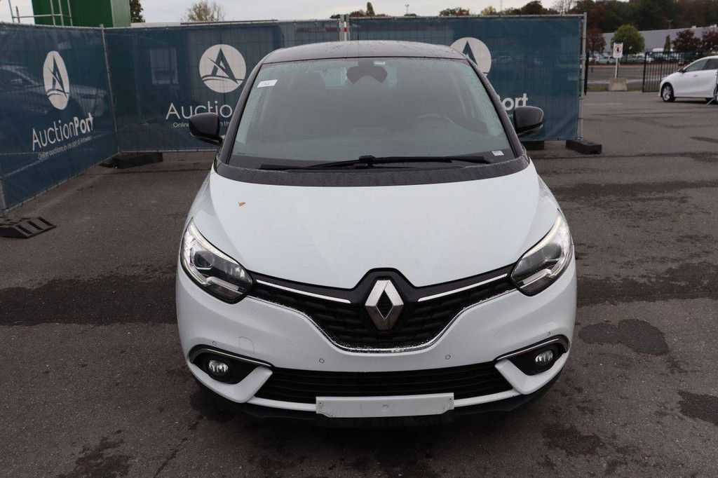 Passenger car Renault Scénic Diesel 110hp 2017 (Margin)