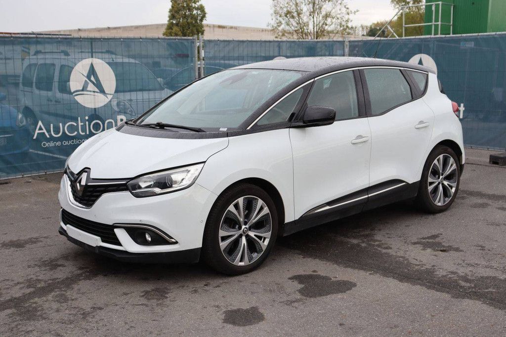 Passenger car Renault Scénic Diesel 110hp 2017 (Margin)
