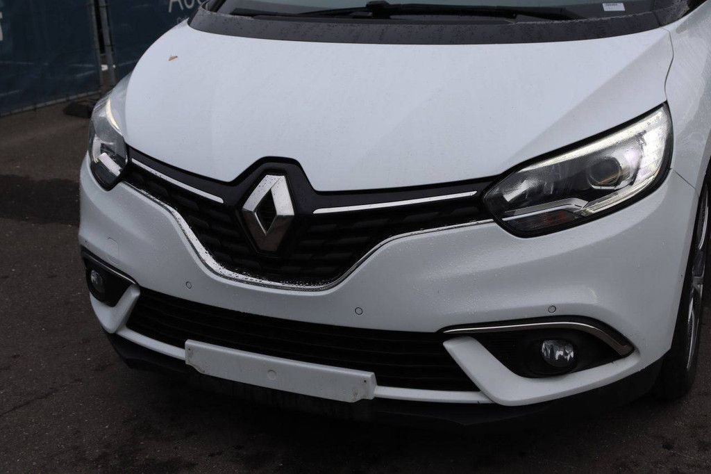Passenger car Renault Scénic Diesel 110hp 2017 (Margin)
