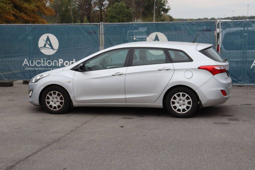 Hyundai i30 Benziner 100 PS Pkw 2013 (Margin)