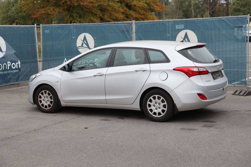 Hyundai i30 Benziner 100 PS Pkw 2013 (Margin)