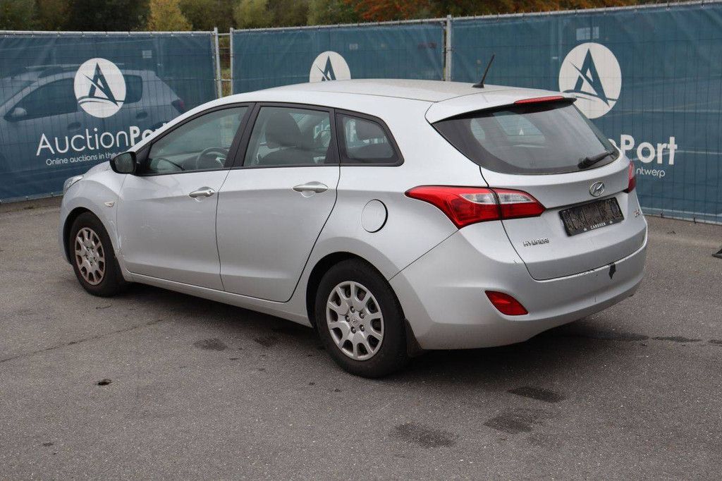 Hyundai i30 Benziner 100 PS Pkw 2013 (Margin)