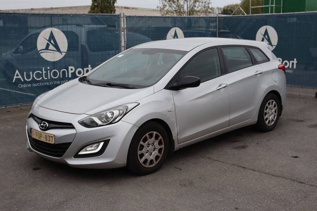 Hyundai i30 Benziner 100 PS Pkw 2013 (Margin)