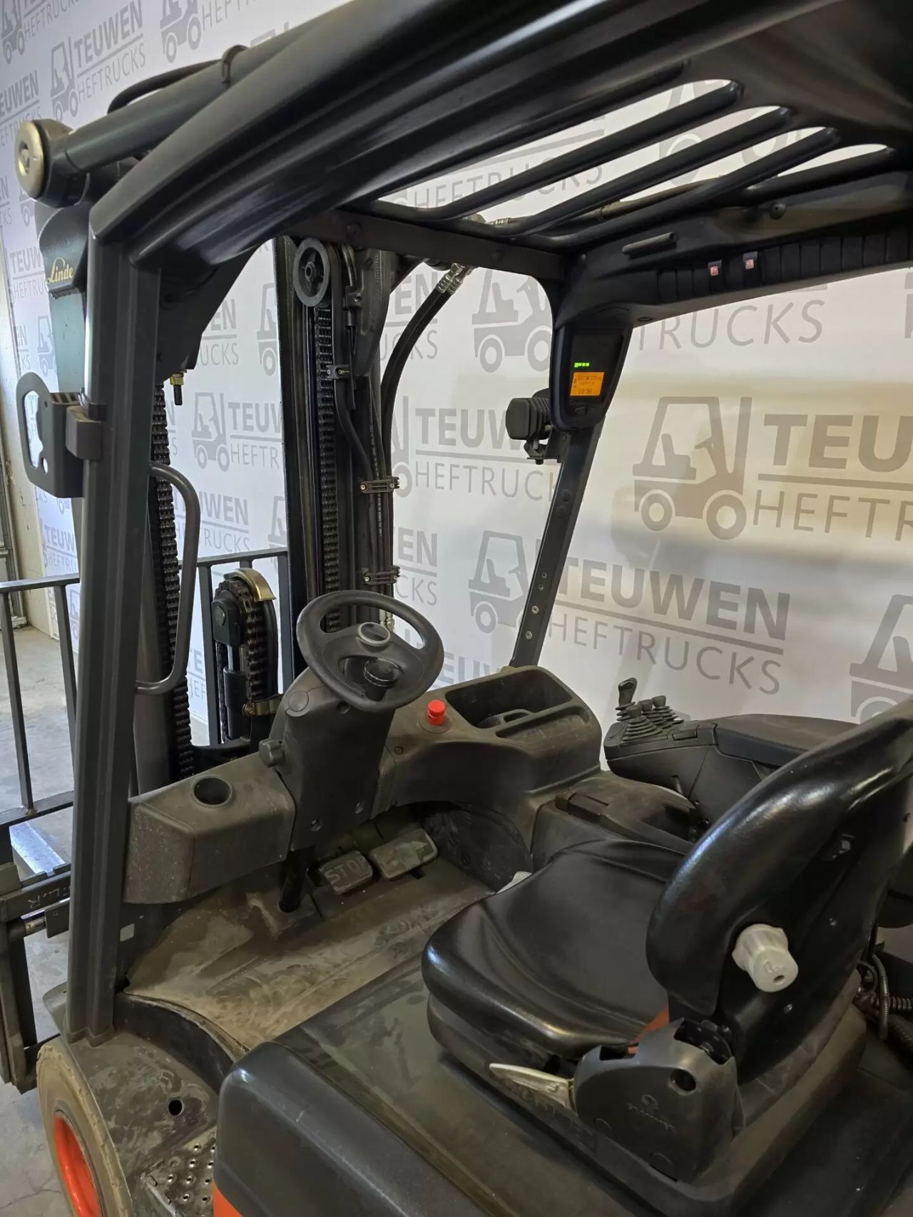 Elektro heftruck Linde E30L-01