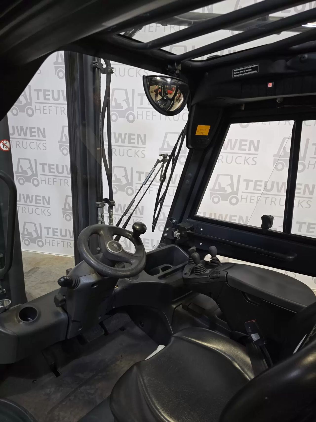 Elektro heftruck Linde E30-01