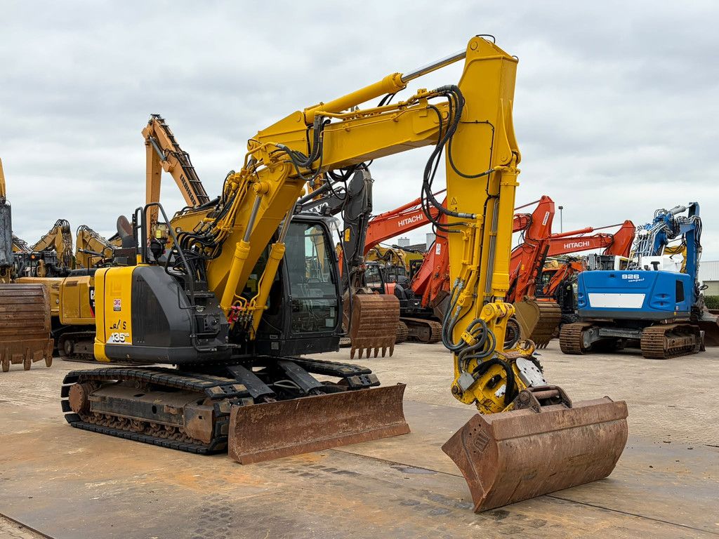 Hitachi ZX135US-6
