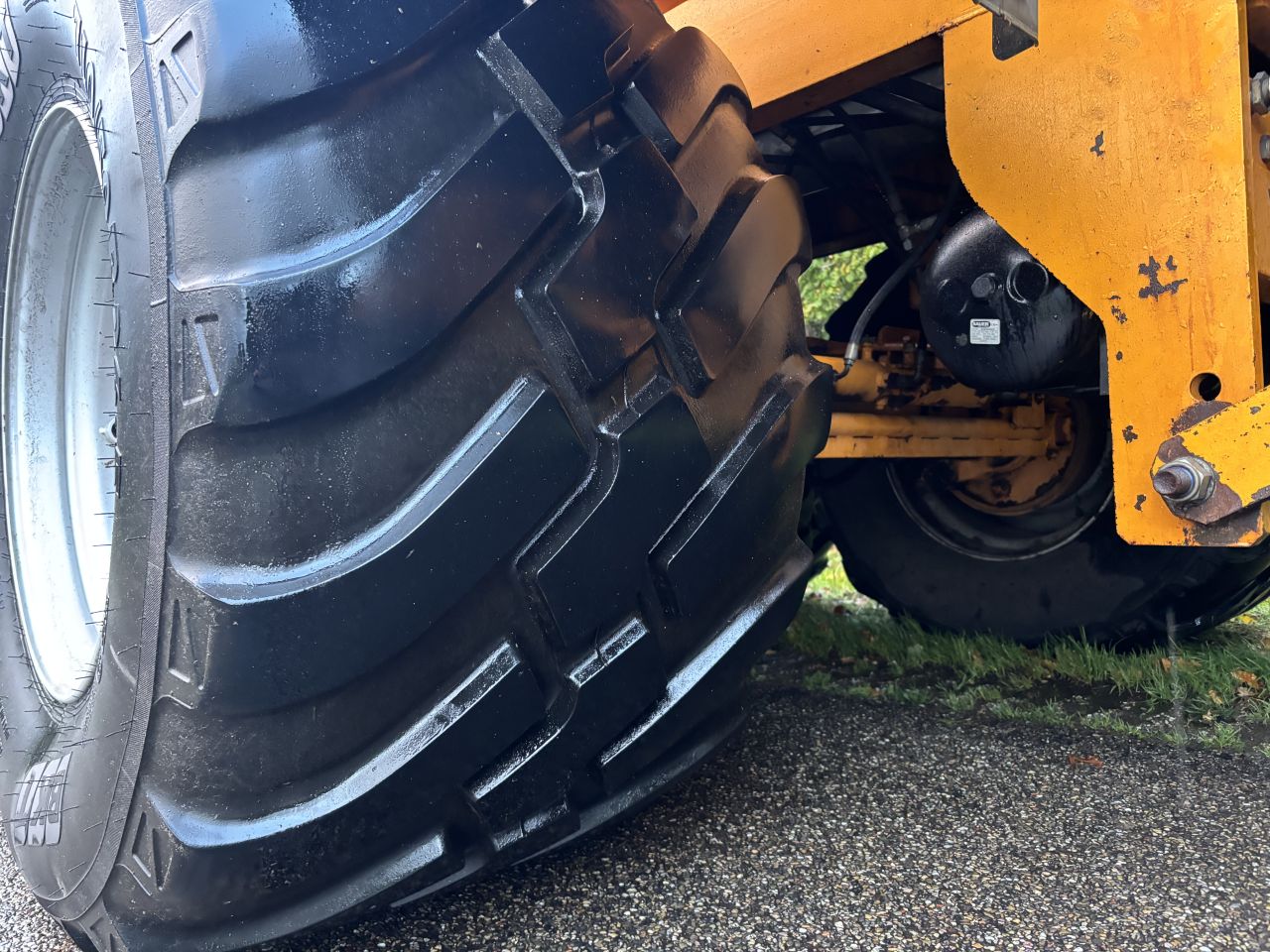 Veenhuis 14 m3 mesttank tandem met zodebemester