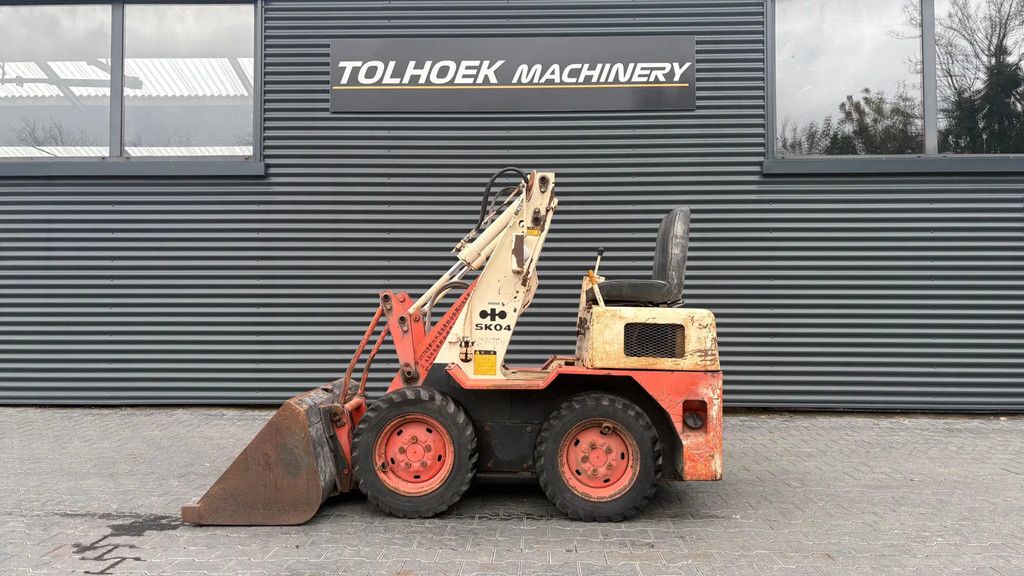 Komatsu SK04 mini loader