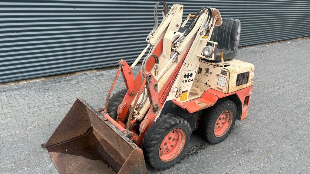 Komatsu SK04 mini loader