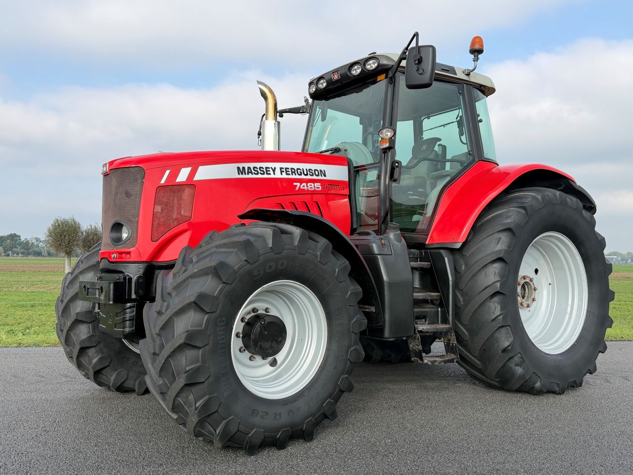 MF 7485 Dyna-VT