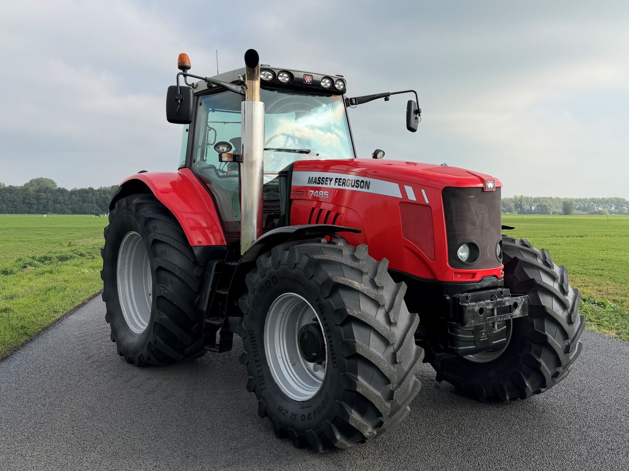 MF 7485 Dyna-VT