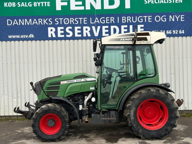 Fendt 211 Vario TMS V model med Frontlift