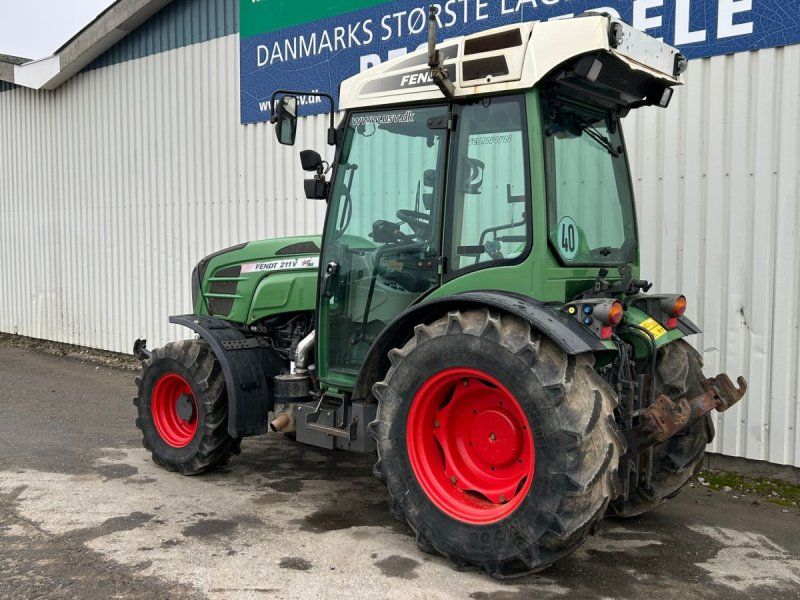 Fendt 211 Vario TMS V model med Frontlift