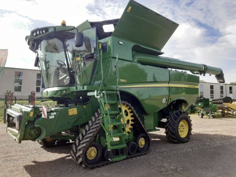 John Deere S780