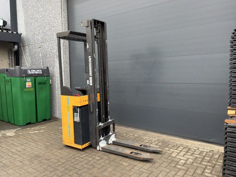 2020 UNI Carriers A/160STJN420 Schubmaststapler