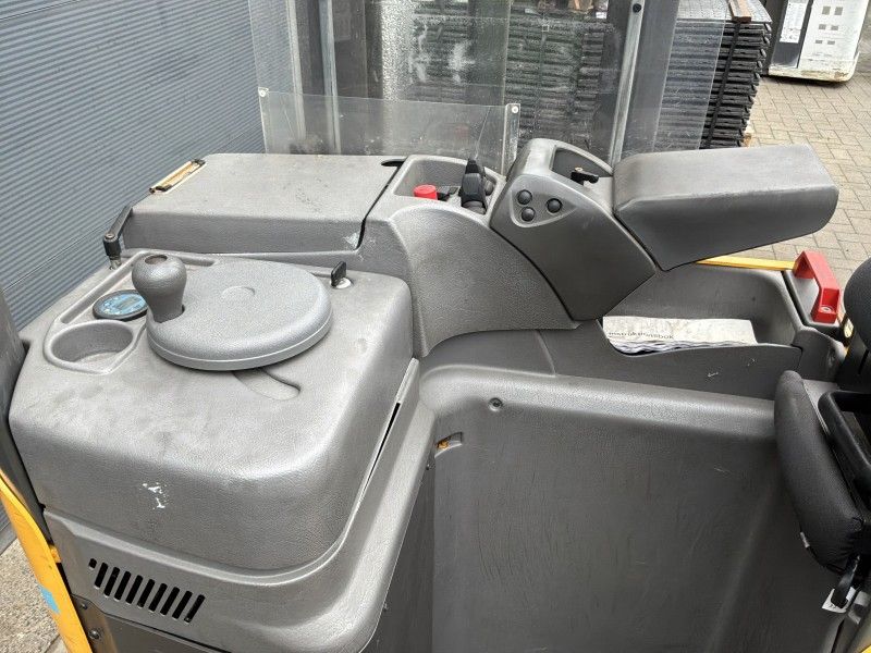 2020 UNI Carriers A/160STJN420 Schubmaststapler