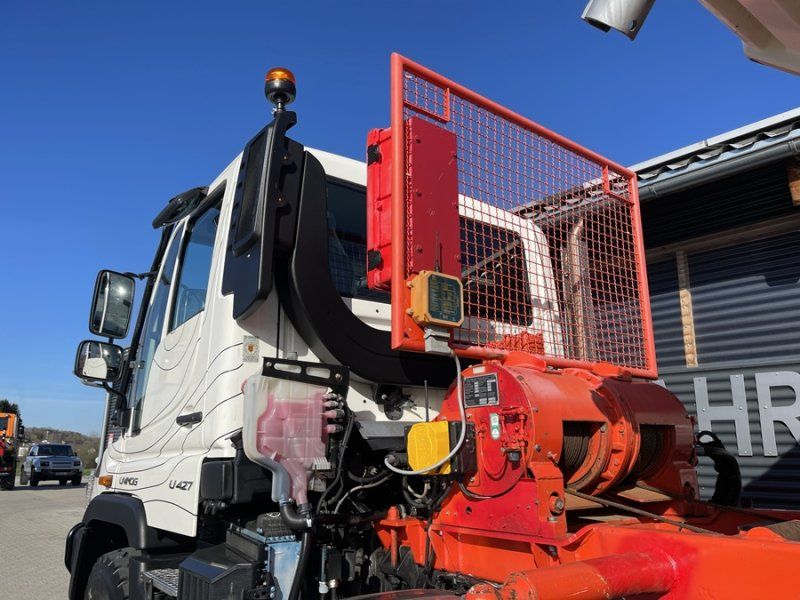 Mercedes-Benz Unimog U427, 6 Zylinder, Winterdienstfrei, Kran, Werner Winde, E
