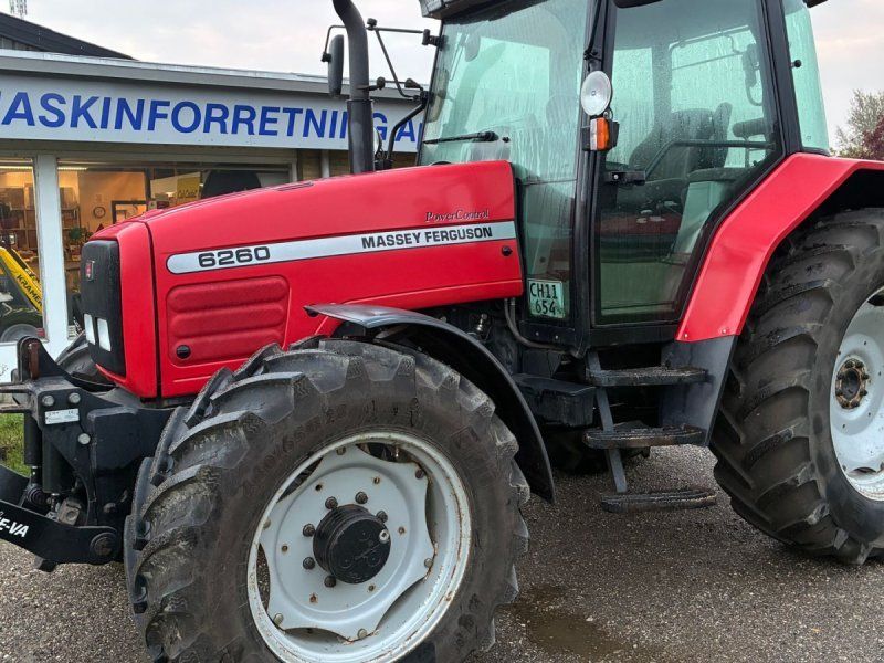 Massey Ferguson 6260