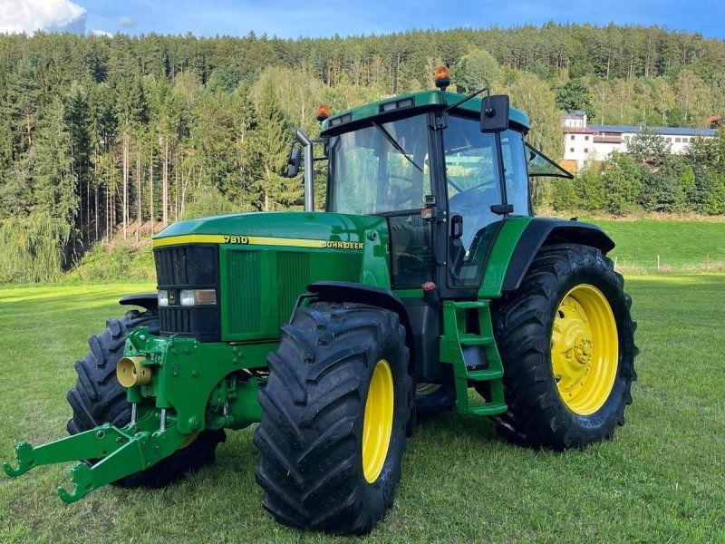 John Deere 7810