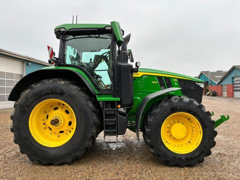 John Deere 7R 330