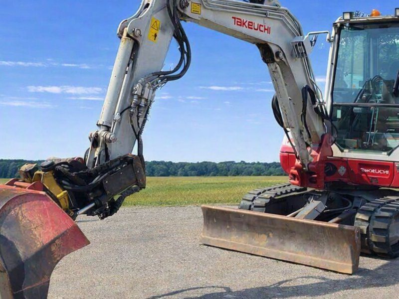 Takeuchi TB240 Engcon Rotortilt Auktion & Salg AFGIV BUD STARTPRIS