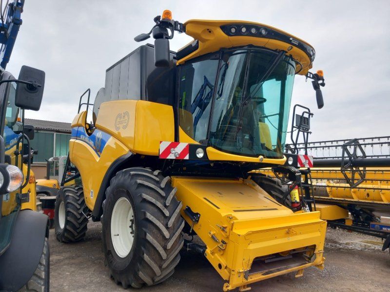 New Holland CH7.70
