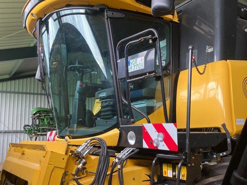New Holland CH7.70