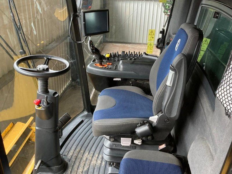 New Holland CH7.70