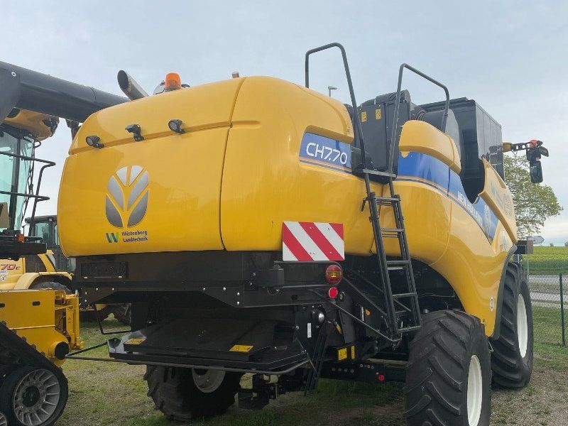 New Holland CH7.70